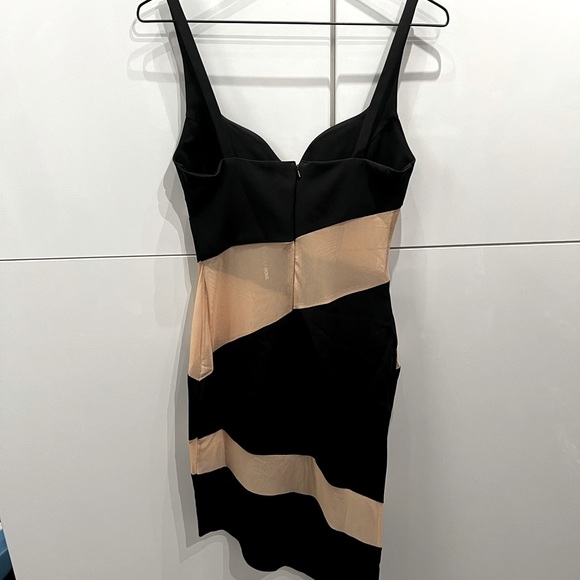 Dress *UNWORN* - Picture 2 of 3